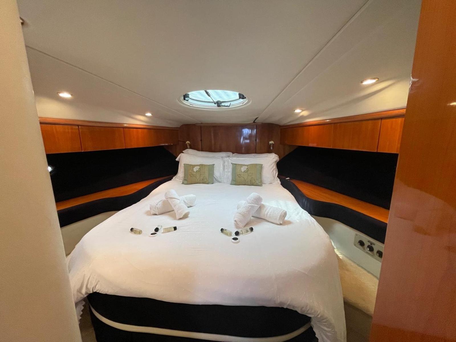 Boat Accommodation Ltd Торкі Екстер'єр фото